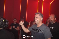 054-